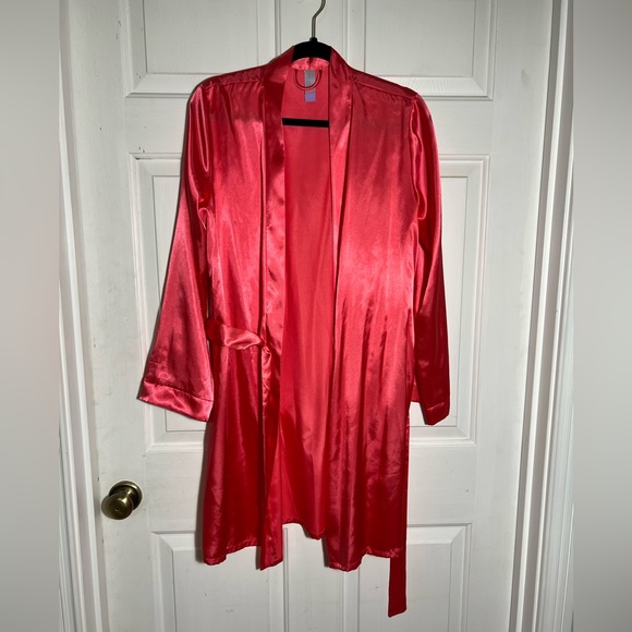 Coral Robe - Picture 1 of 4